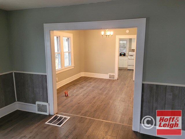 More Photos Of 316 Main St, Wadsworth Specialty For Sale