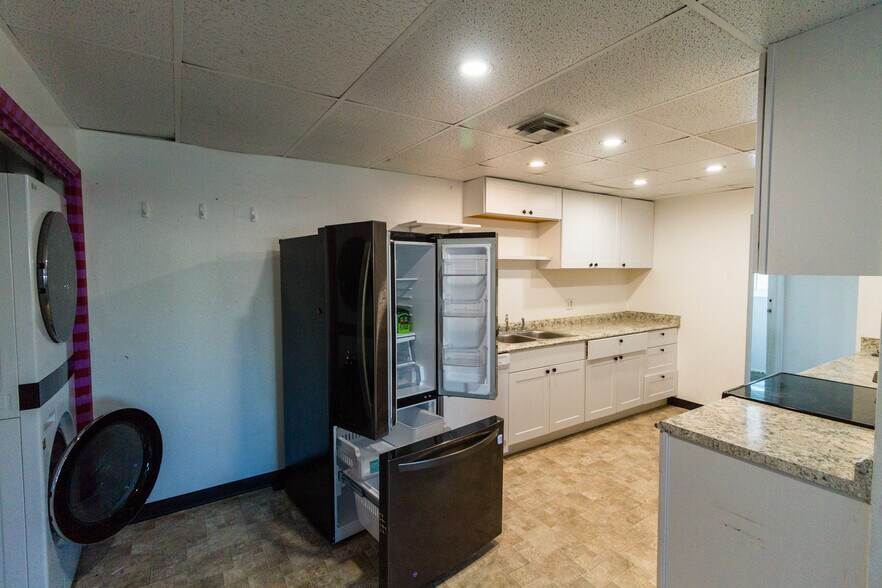 More Photos Of 1630 Foothill Dr, Boulder City Industrial For Sale