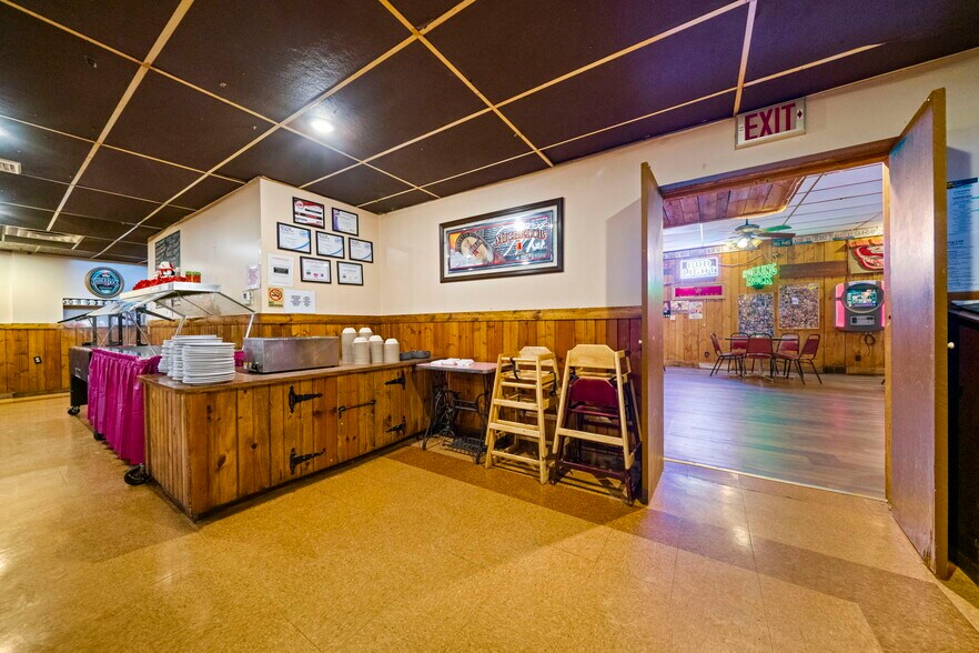 More Photos Of 208 N Walnut St, Stillman Valley General Retail For Sale