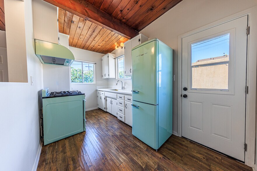 More Photos Of 5629 Cleon Ave, North Hollywood Multifamily For Sale