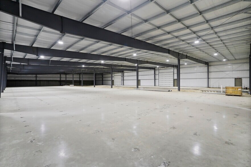 More Photos Of 221 McRand Ct, Hagerstown Light Distribution For Lease