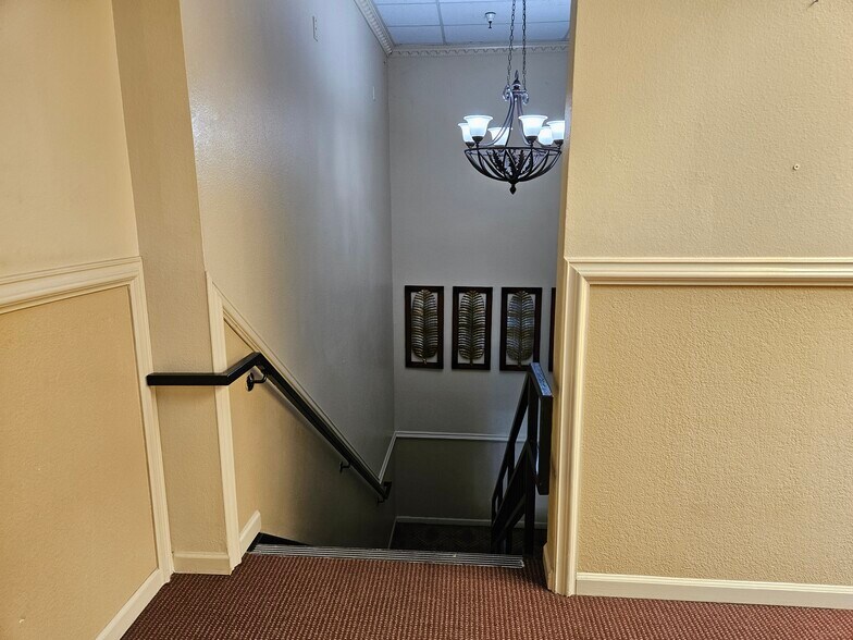 More Photos Of 1110 W Kettleman Ln, Lodi Unknown For Lease