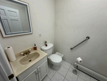 More Photos Of 152 Jericho Tpke, Mineola Storefront For Lease