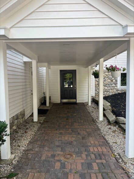 More Photos Of 683 Main St, Norwell Loft Creative Space For Lease