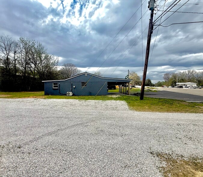 More Photos Of 1074 S Main St, Crossville Office Residential For Sale