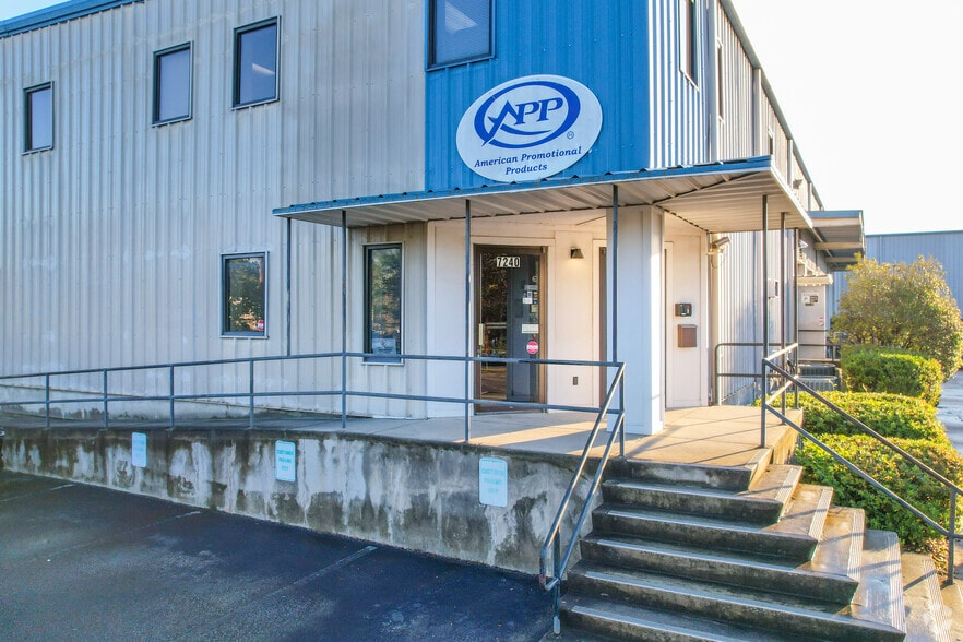 More Photos Of 7240 Cross Park Dr, North Charleston Manufacturing For Lease