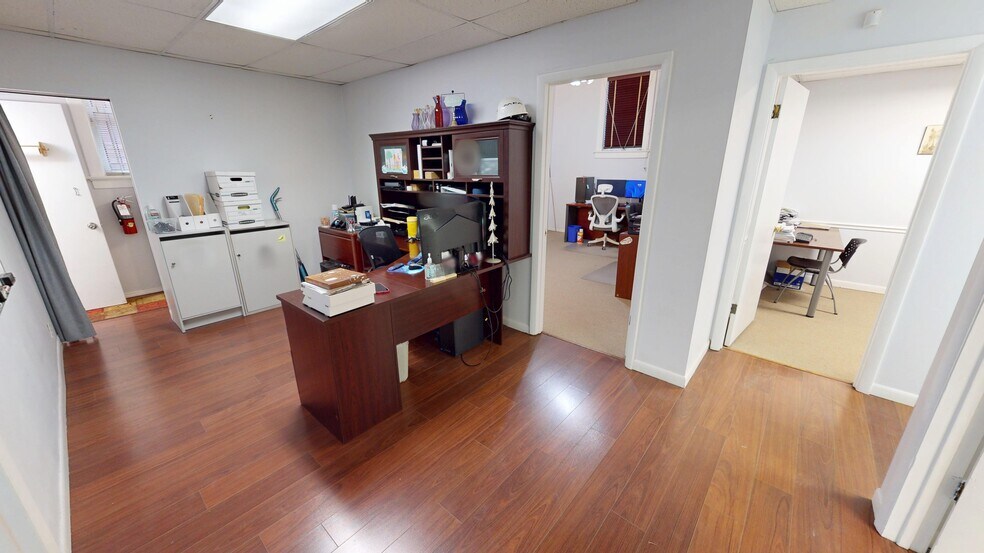 More Photos Of 1368 McCausland Ave, Saint Louis Office For Sale