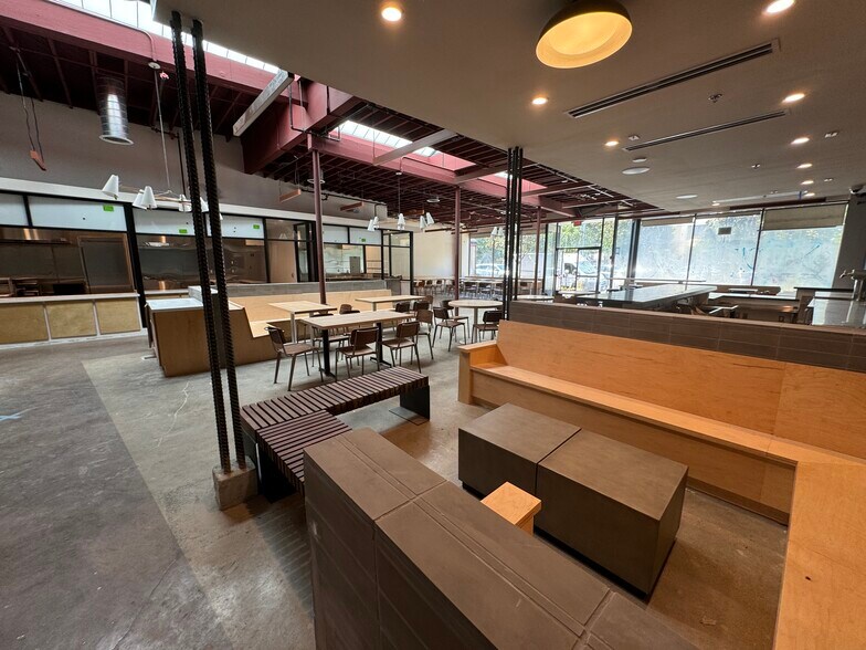 More Photos Of 11016 Magnolia Blvd, North Hollywood Restaurant For Lease