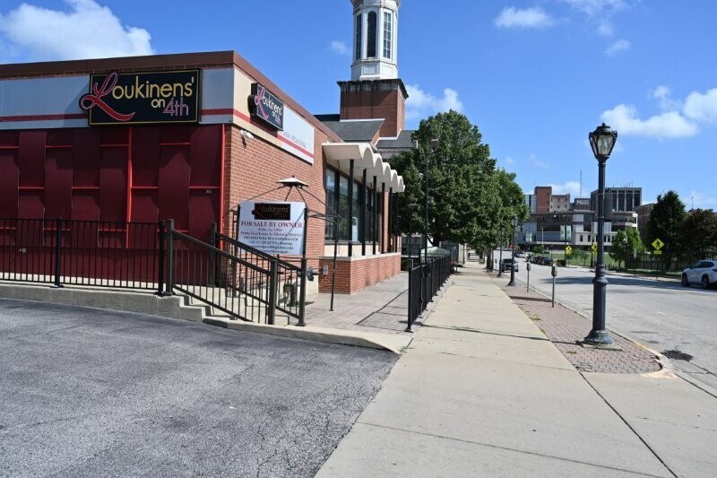 More Photos Of 517 S 4th St, Springfield General Retail For Sale