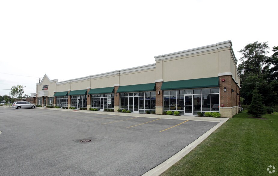 More Photos Of 1000-1050 Geneva Rd, Wheaton General Retail For Sale