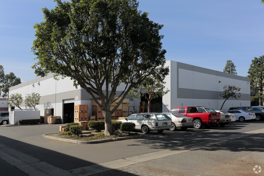 More Photos Of 13560 Larwin Cir, Santa Fe Springs Manufacturing For Lease