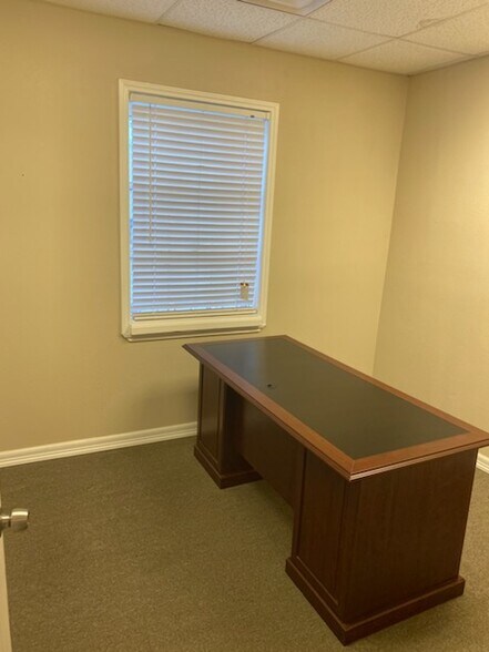 More Photos Of 1011 Santa Fe St, Corpus Christi Office For Sale