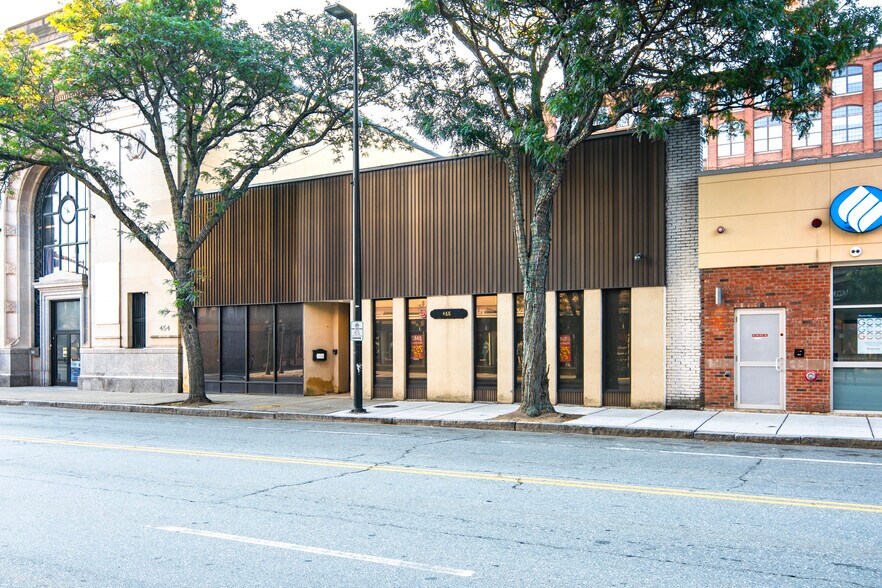 More Photos Of 464-468 Essex St @ Hampshire st, Lawrence Office For Sale