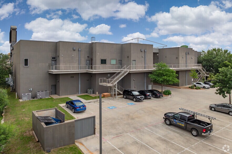 More Photos Of 238 N Loop 1604 E, San Antonio Unknown For Lease