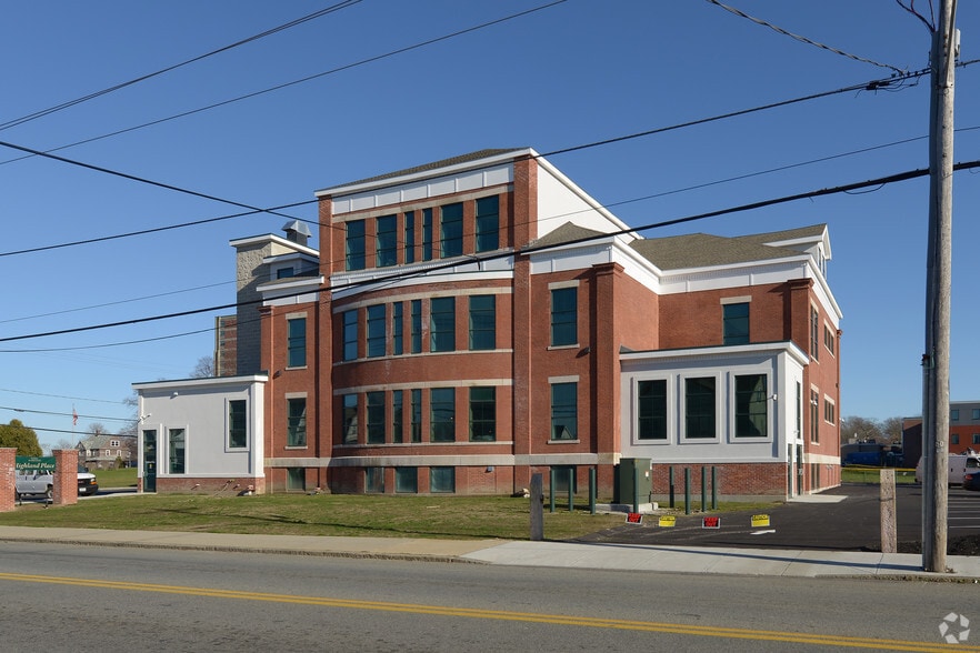 More Photos Of 1151 Robeson St, Fall River Medical For Sale
