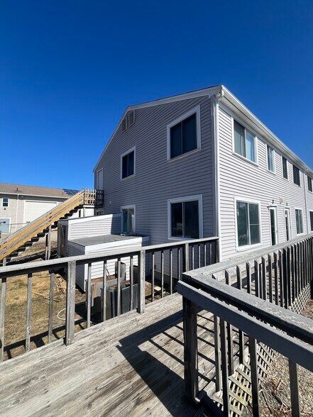 More Photos Of 254 Shore Rd, Buzzards Bay Office For Sale