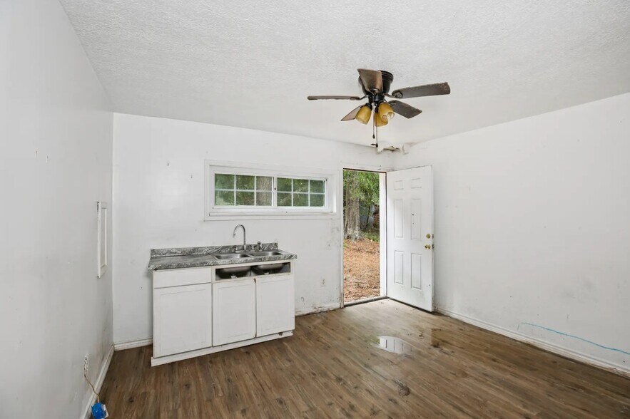 More Photos Of 242 Bishop, Livingston Apartments For Sale