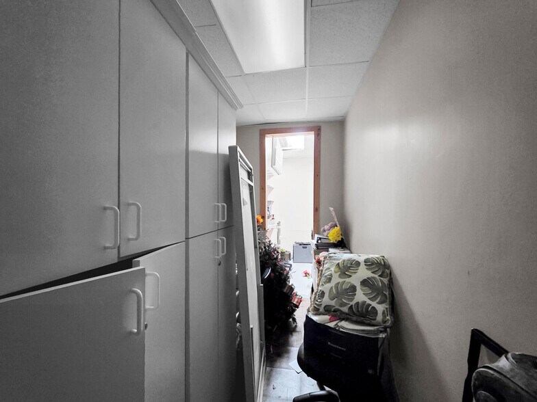 More Photos Of 6429 Fairmont Pky, Pasadena Office For Sale