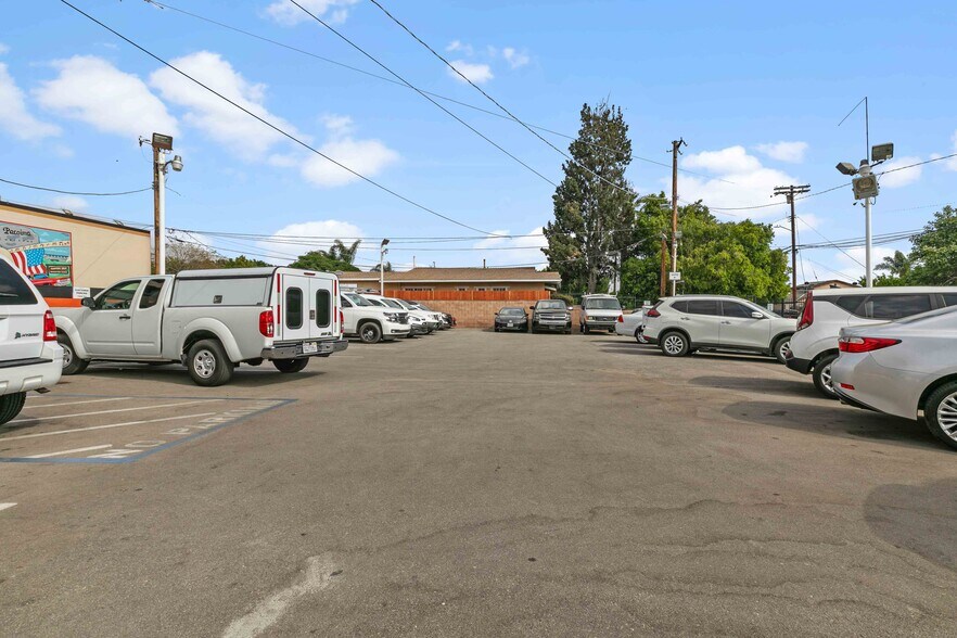 More Photos Of 13632 Van Nuys Blvd, Pacoima Auto Repair For Sale