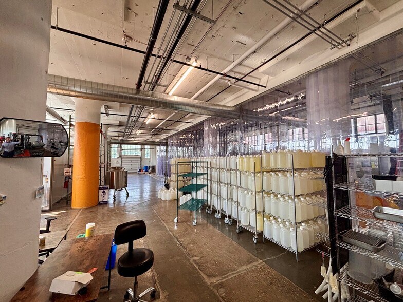 More Photos Of 2275 Bridge St, Philadelphia Unknown For Lease