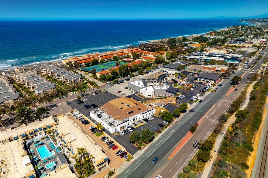 More Photos Of 437 S Highway 101, Solana Beach Storefront For Sale