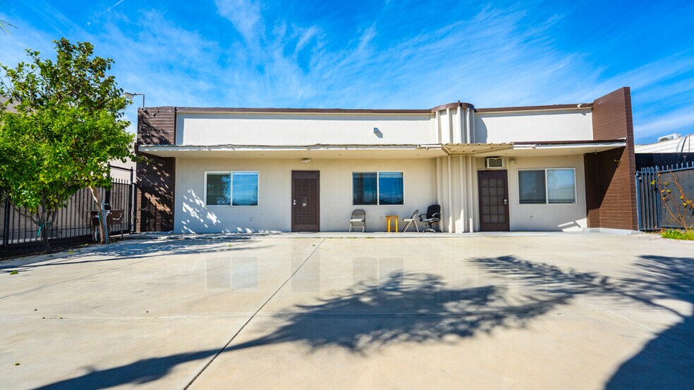 More Photos Of 343 N Clark Ave, Pomona Warehouse For Sale