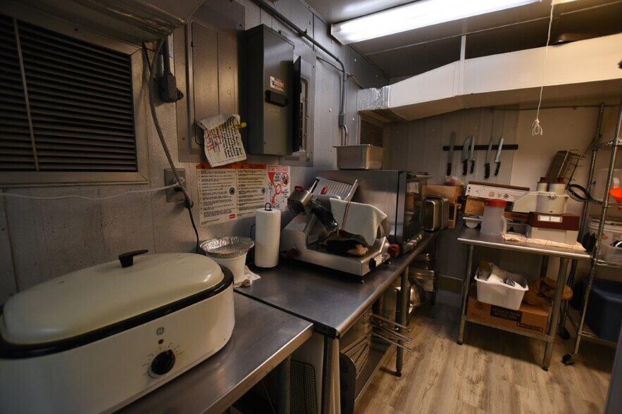 More Photos Of 1111 E Main St, Franklin Restaurant For Sale