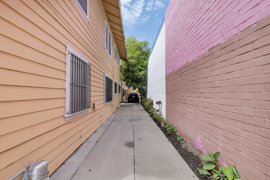 More Photos Of 2113 Venice Blvd, Los Angeles Apartments For Sale