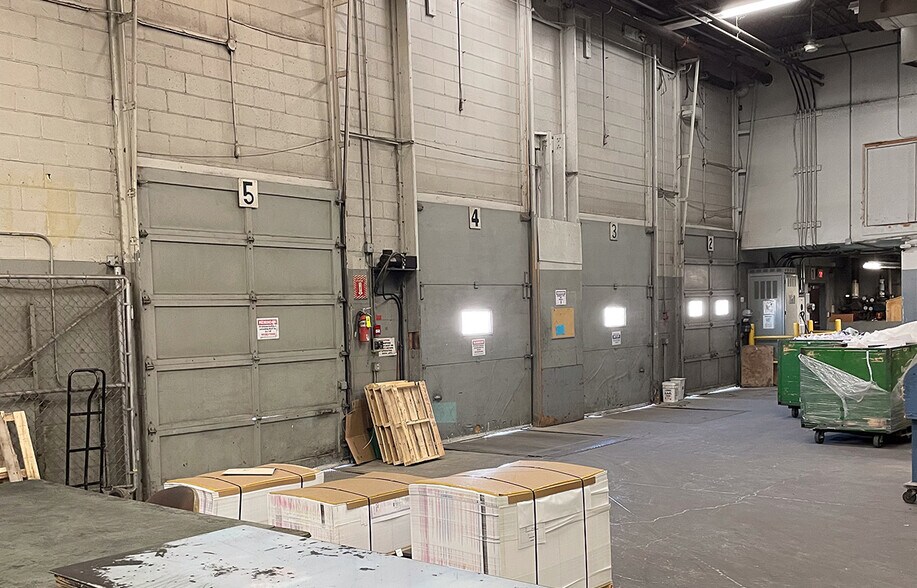 More Photos Of 1700 Church Av, Winnipeg Warehouse For Lease
