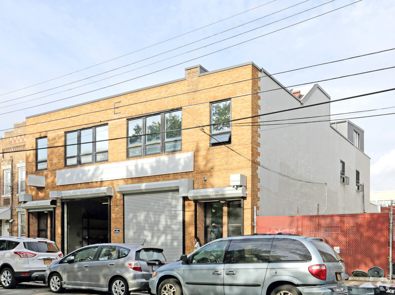 Primary Photo Of 36-14 11th St, Long Island City Warehouse For Lease