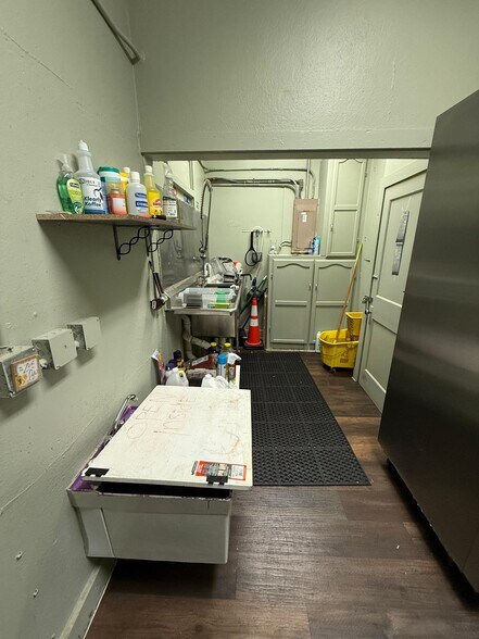 More Photos Of 2 Washington Rd, Westminster Restaurant For Sale