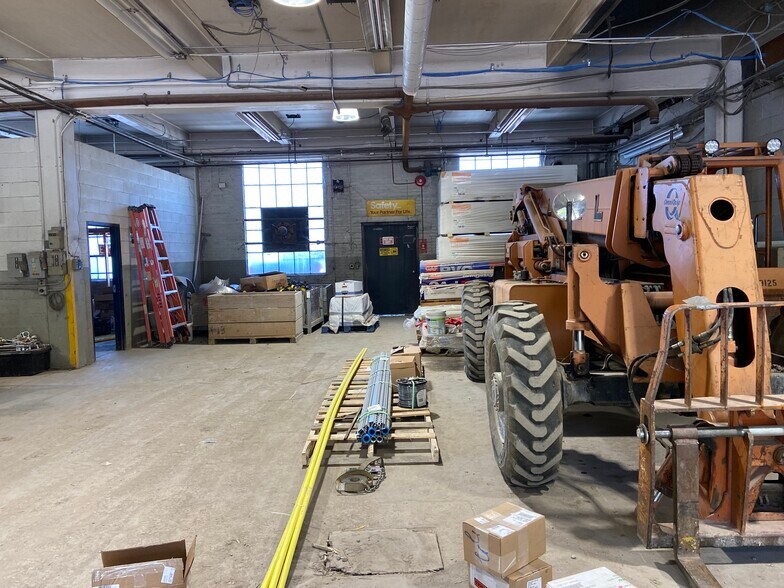 More Photos Of 501 Robb St, McKees Rocks Warehouse For Sale