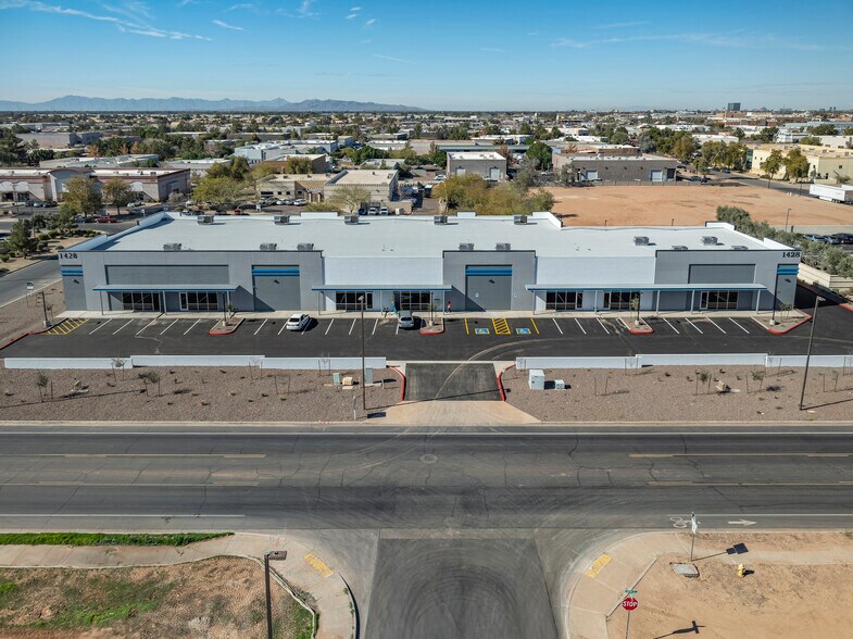 More Photos Of 1428 N Horne St, Gilbert Warehouse For Lease