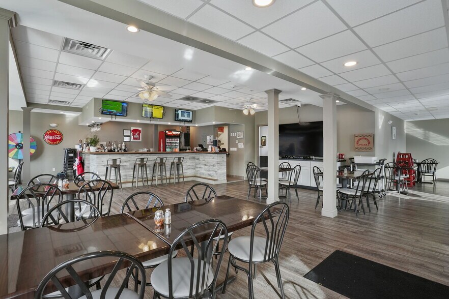 More Photos Of 4050 Main St, Bridgeport General Retail For Sale