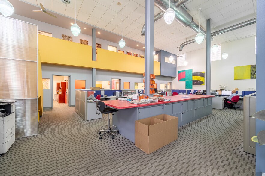 More Photos Of 8950 127th St, Richmond Hill Warehouse For Sale