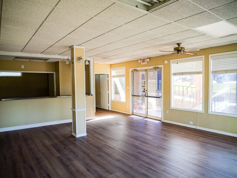 More Photos Of 1306 13th St, Bridgeport Office For Sale