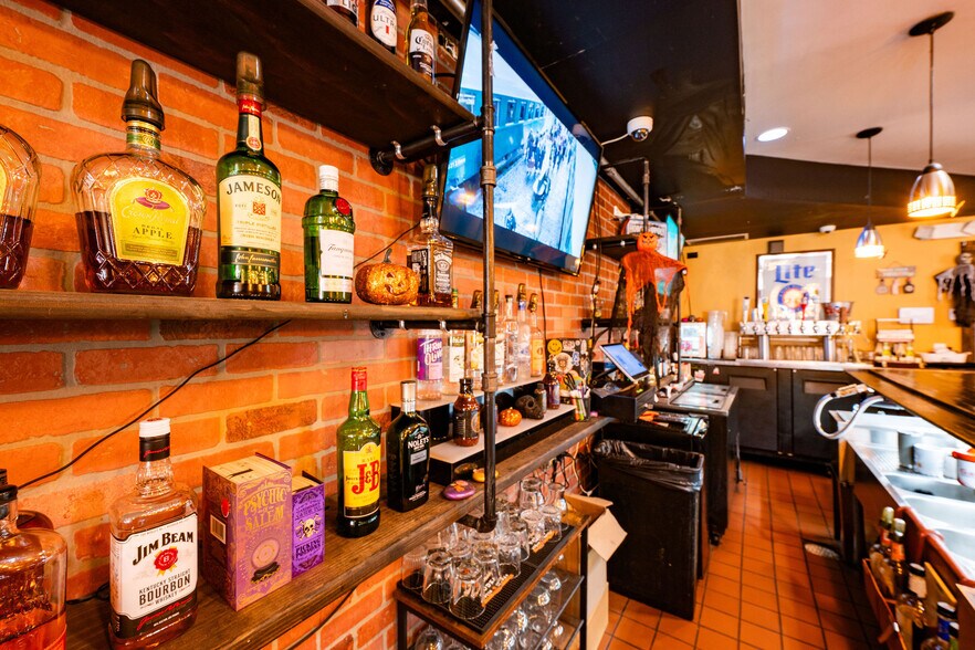 More Photos Of 230 Main St, Hobart Movie Radio TVStudio For Sale