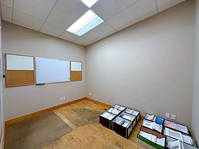 More Photos Of 380 Mackenzie Blvd, Fort McMurray Warehouse For Sale