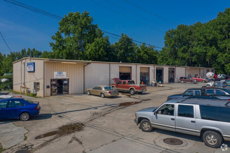 More Photos Of 8799 Gurley Rd, Douglasville Auto Repair For Sale