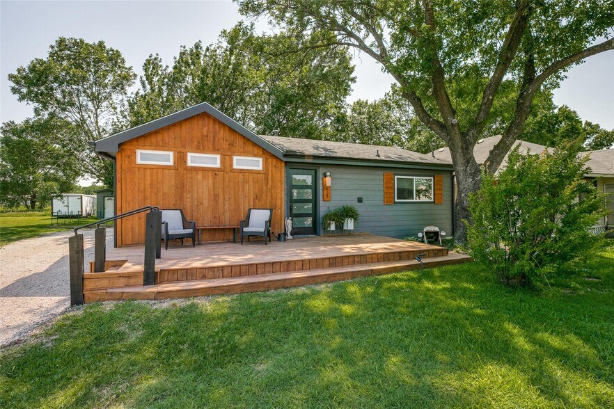 More Photos Of 407 E Broad St, Forney Office Residential For Sale