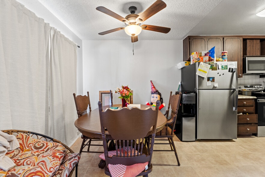 More Photos Of 2020 S Dora St, Ukiah Apartments For Sale