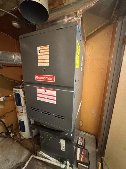 More Photos Of 1810 E Broadway Ave, Enid Flex For Sale