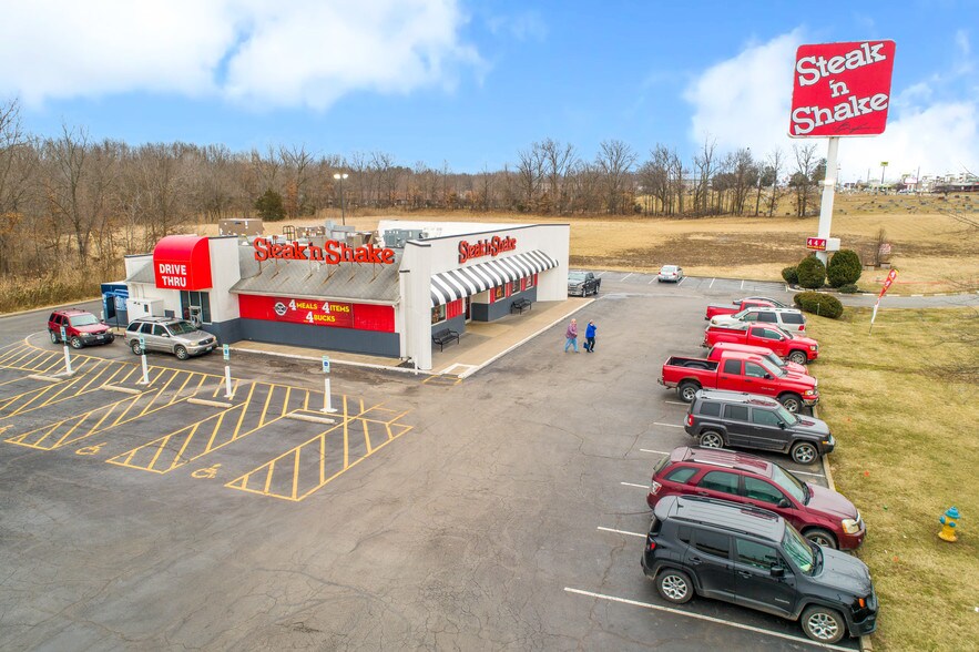 Primary Photo Of 130 N 44th St, Mount Vernon Restaurant For Sale