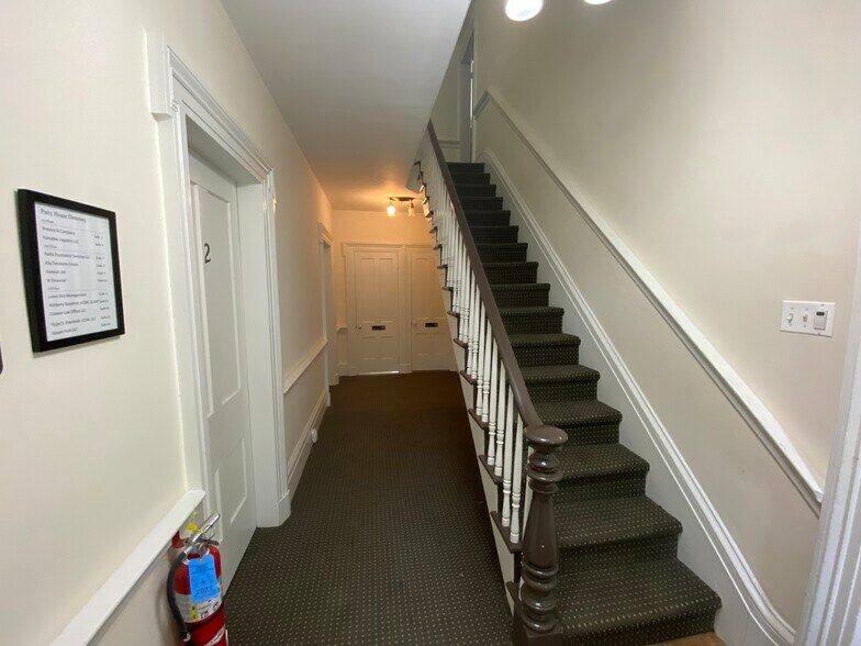 More Photos Of 12 Lower Center St, Clinton Office For Lease