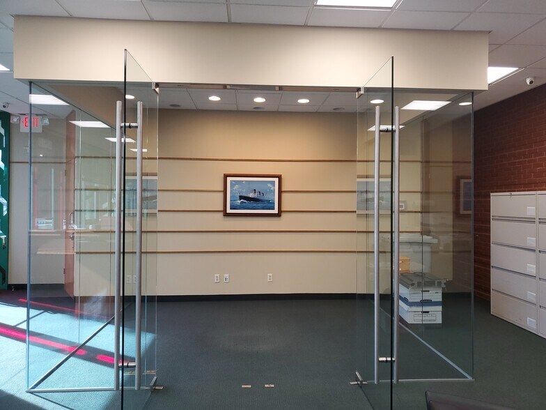 More Photos Of 263 Glenville Rd, Greenwich Storefront Retail Office For Lease