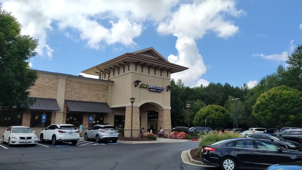 More Photos Of 1120 Peachtree Industrial Blvd, Suwanee General Retail For Lease