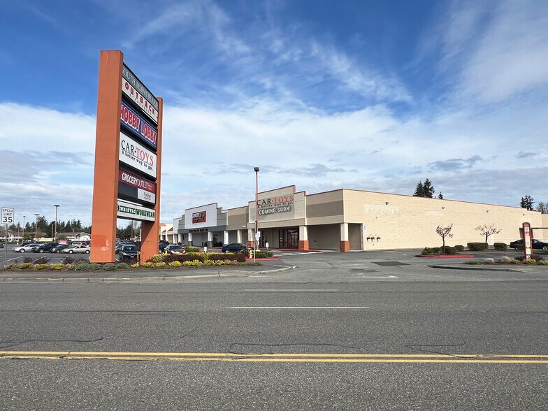 Primary Photo Of 10011-10115 Evergreen Way, Everett General Retail For Lease
