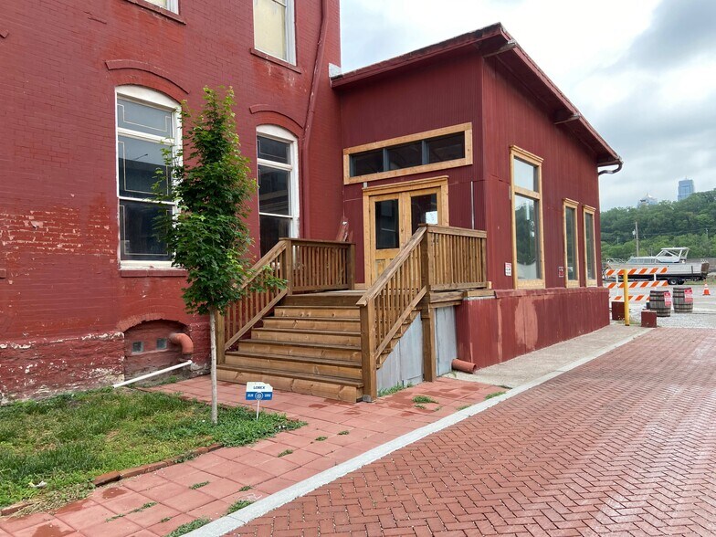 More Photos Of 1311 W 13th St, Kansas City Unknown For Lease