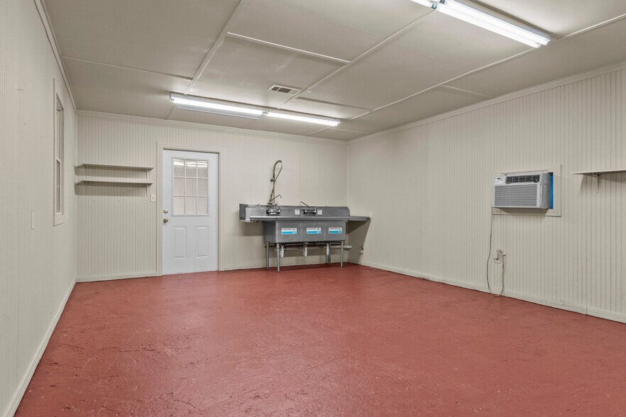 More Photos Of 4200 US-82 Hwy, Dawson Flex For Lease