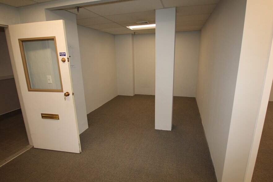 More Photos Of 274 Main St, Reading Office For Lease